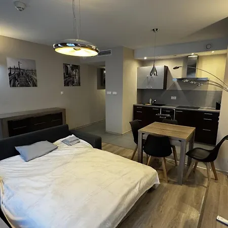 2-pokojowe Mieszkanie Obok Galerii Dominikanskiej Krawiecka 1 *